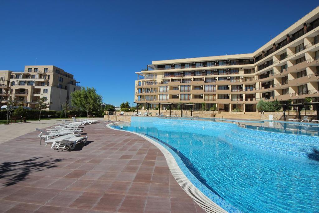 Menada Luxor Apartments Sveti Vlas Exterior photo